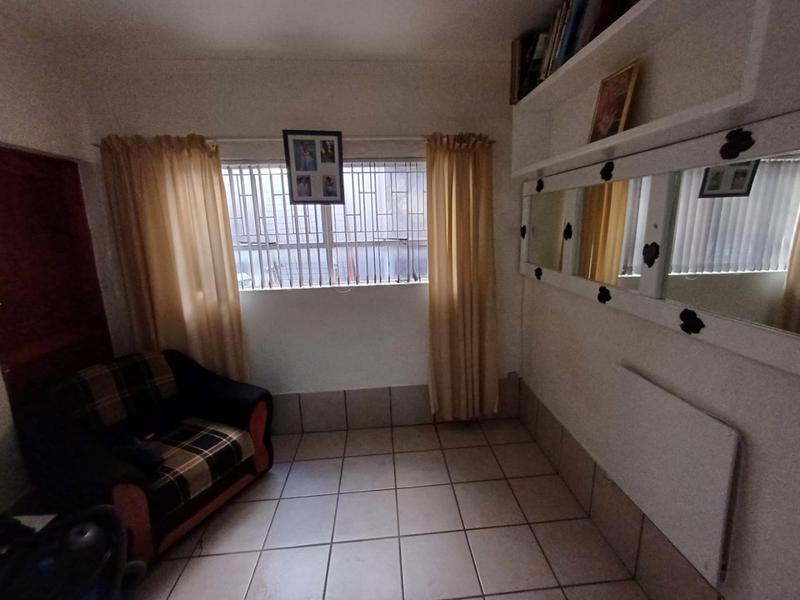 6 Bedroom Property for Sale in Vredenburg Western Cape